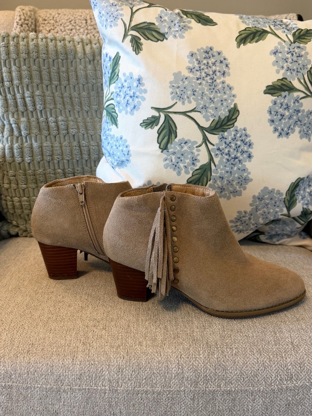 Vionic Faros Suede Tassel Ankle Boots Taupe Size 7.5 Orthotic Comfort